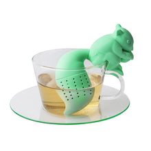 Charger l&#39;image dans la galerie, Infuseur à thé Silicone réutilisable en forme d&#39;Écureuil Mignon.  En stock , Plusieurs couleurs disponibles ! - Perfect Kitchen